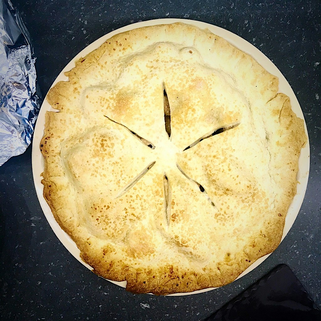 Because on Diwali, we eat pie - Apple pie that is! Hangin with @MitaliNags @Dinagrecha @Nainiac 