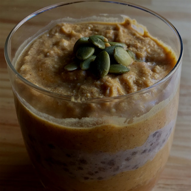 Happy Thanksgiving! Here's an autumn inspired breakfast parfait to help combat that post-Turkey D...