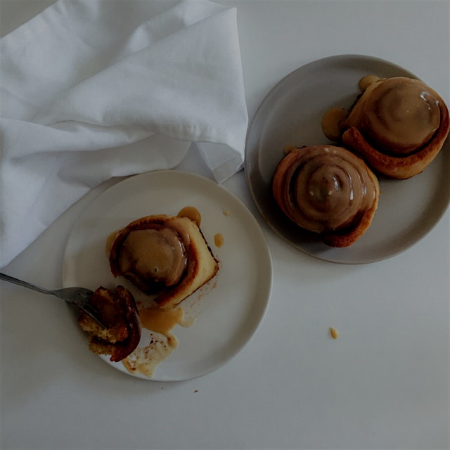 Recipe for these incredibly fluffy and soft wheat free cinnamon rolls on the blog now! (See below...