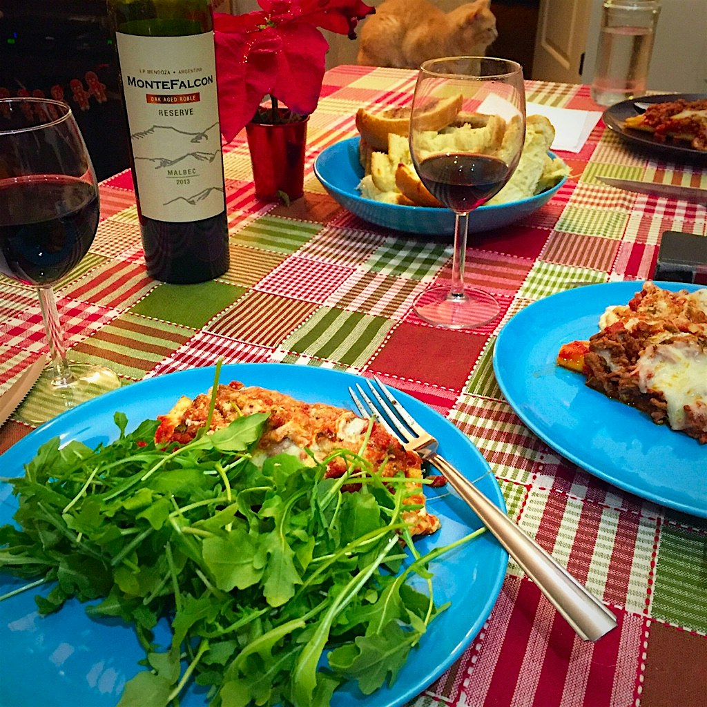 Sunday night supper at Casa de Aguilar! Manicotti made with homemade sauce, served alongside my f...