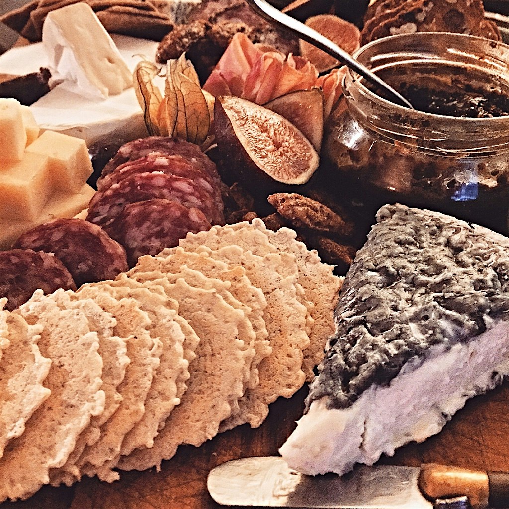 'Cuz everything is better with a cheese board!!