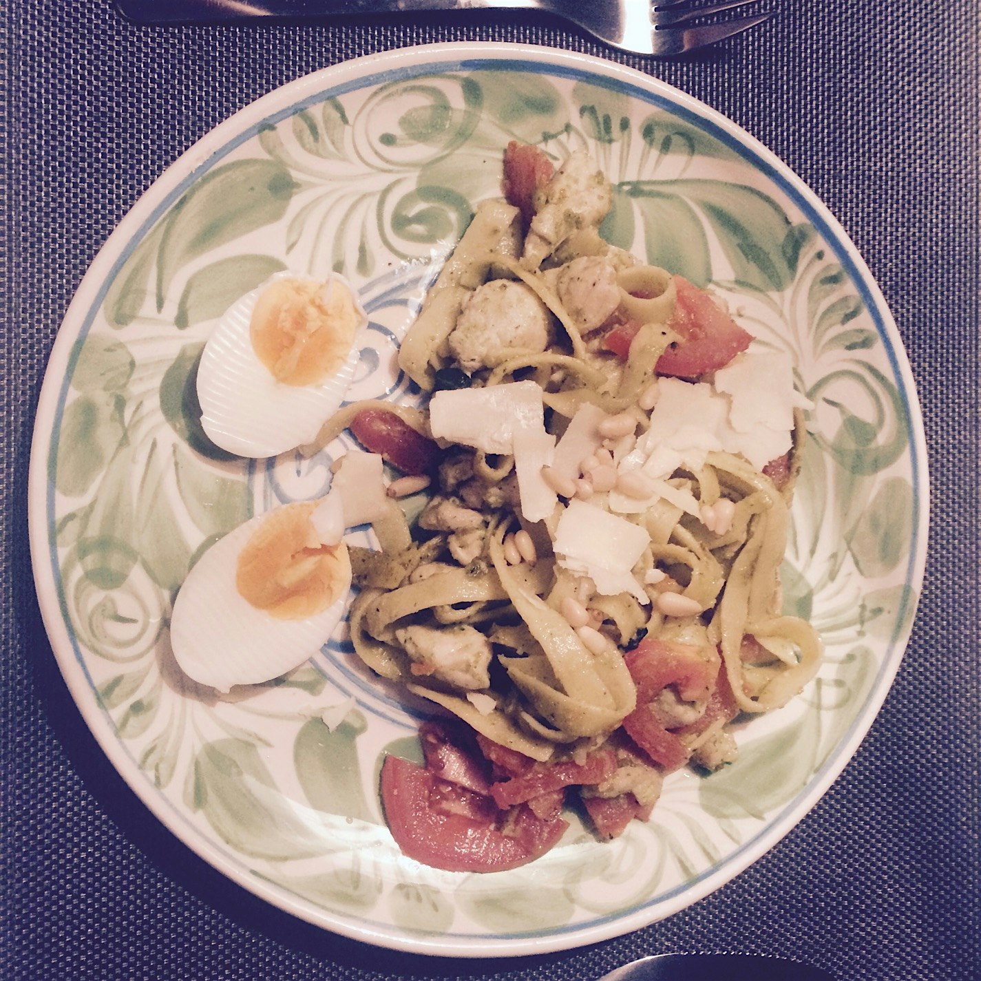 Leftovers from yesterday! Pasta with homemade pesto 😍 fresh tomatoes, fresh basil 🍅 chicken and a...