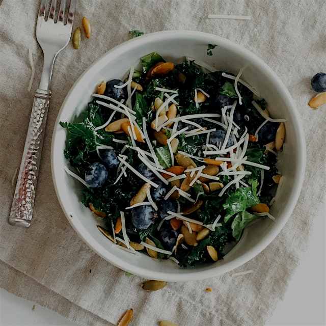 Recipe for this quick and delicious kale salad with blueberries and pepitas up on the blog now! #...