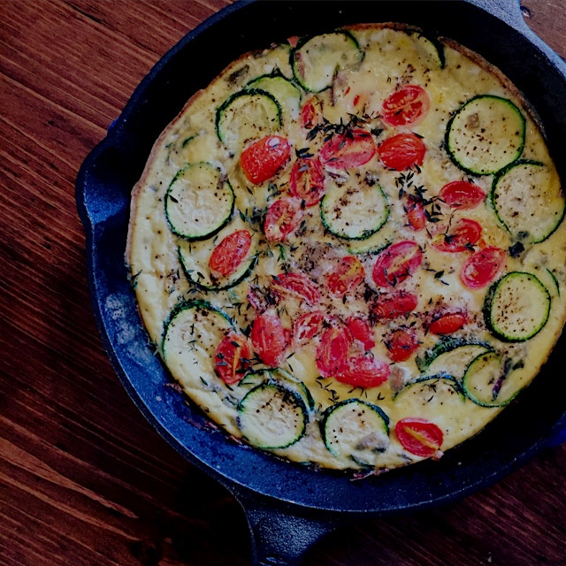 Oh snap. Breaking in my new cast iron skillet with this delicious zucchini, tomato and thyme frit...