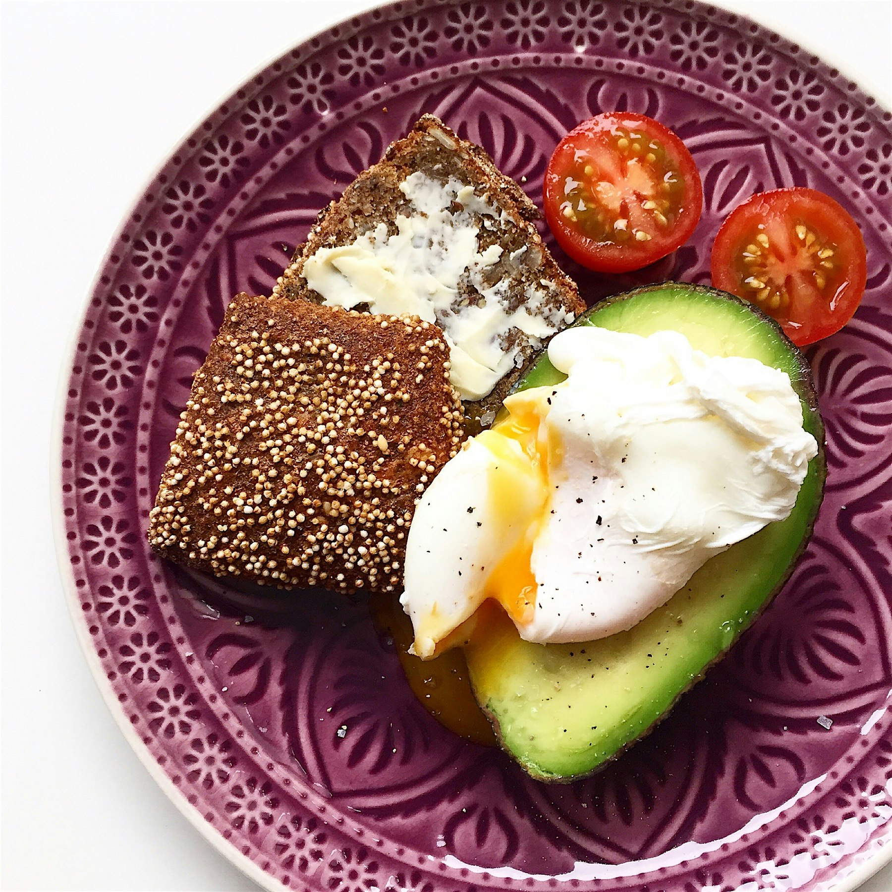 Breakfast time means avocado and egg time! 