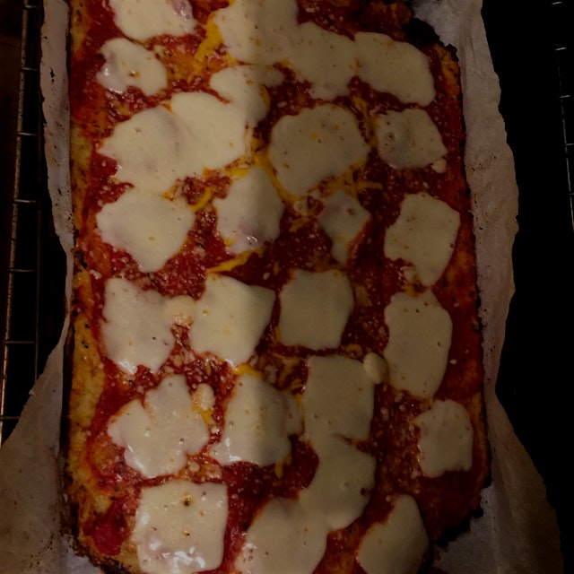 My friend Nathslie sent me a photo and recipe for her no flour cauliflower pizza which her kids l...