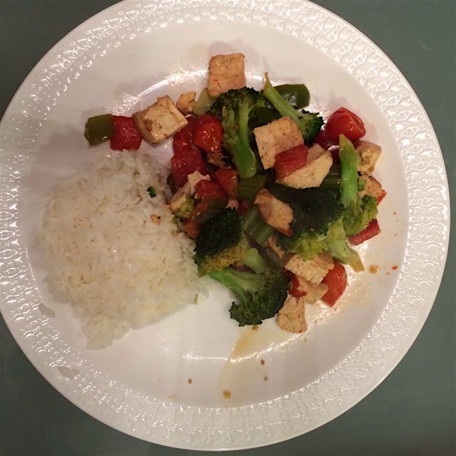 Vegan dinner night with the kids. One of their favorites is tofu-veggie stir fry. 