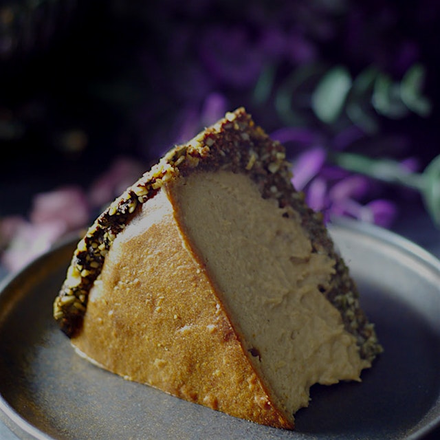 Did you know that sunflower seed butter + soy yogurt = "cheesecake"? Turns out it does, but you'l...