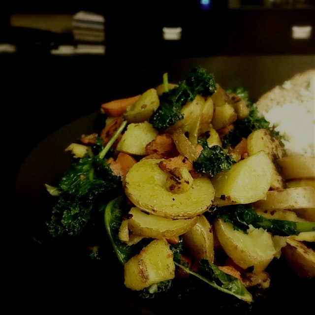 I was feeling pretty sick, but a fresh dinner using fingerling potatoes actually is pretty quick ...