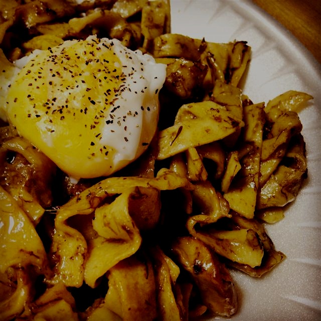 throw an egg on it and just like that - breakfast pasta #leftovers