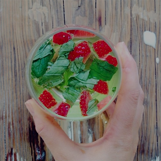 Simple as water + mint + strawberries !