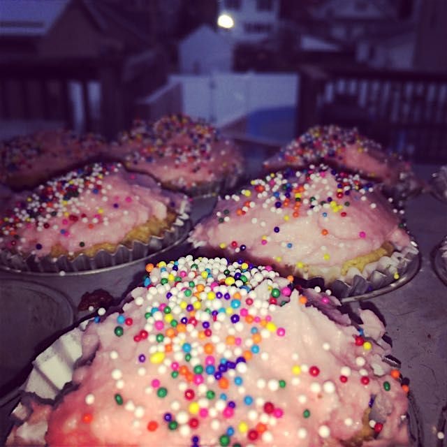 Almond flour and coconut oil cupcakes. Happy tummy healthy life!