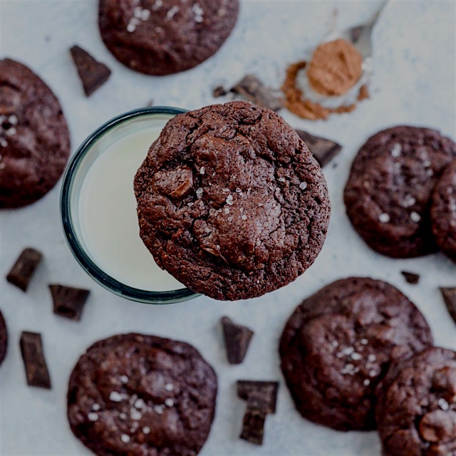 "Paleo Triple Chocolate Brownie Cookies! The most fudgy, chocolatey cookies ever! Paleo, gluten-f...
