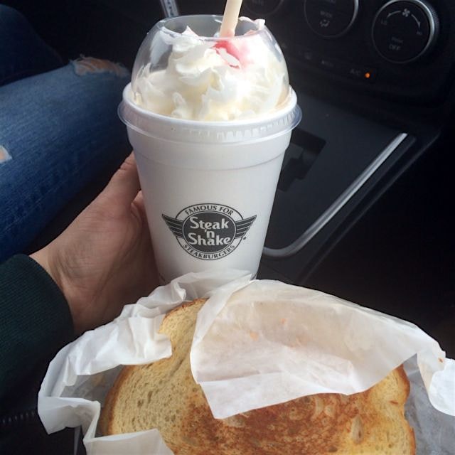 The first thing I do when I get to Texas... Steak n Shake Frisco Melt Burger & Chocolate Peanutbu...