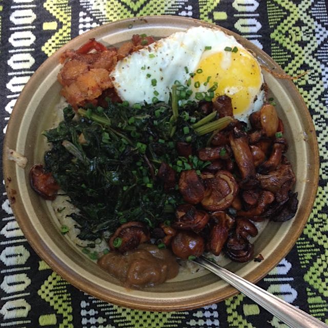 Throwback to my first ever meal in Portland OR. Farmer's market brunch of foraged mushrooms, gree...
