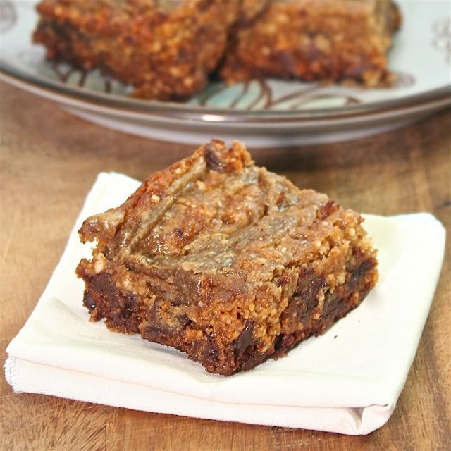 Swirled Paleo Cookie Bars. Search for them on www.GreatFoodLifestyle.com. ❤️😋🍪