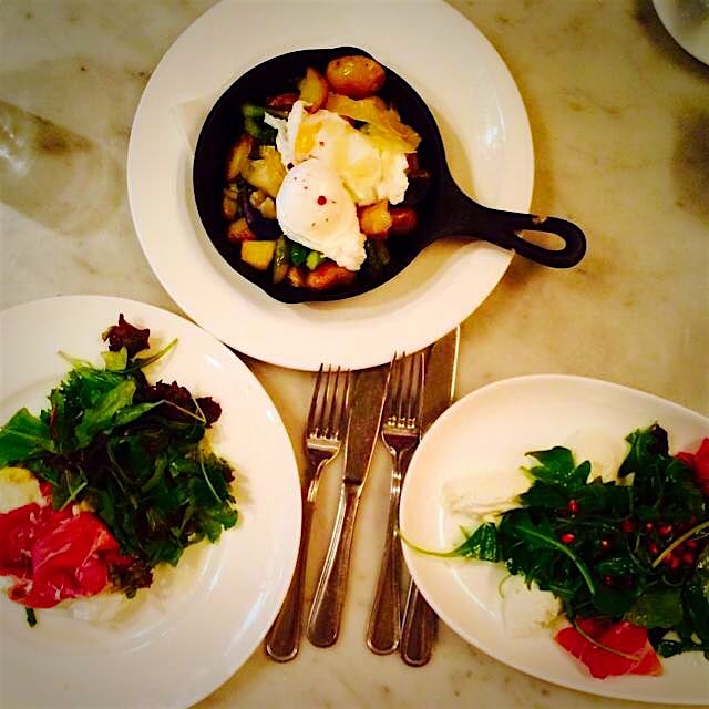 Ladies who breakfast. Lovely start to the Morning with @Simran and @Sarah_Phillips 