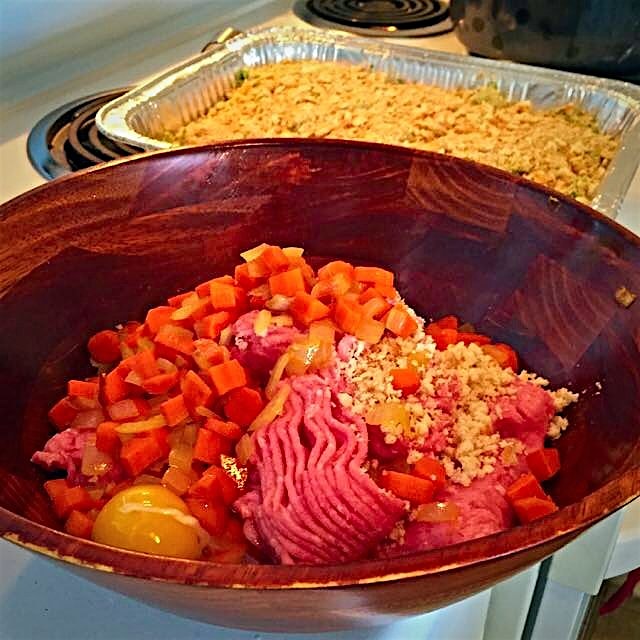 Friendsgiving prep for turkey meatloaf & broccoli casserole 