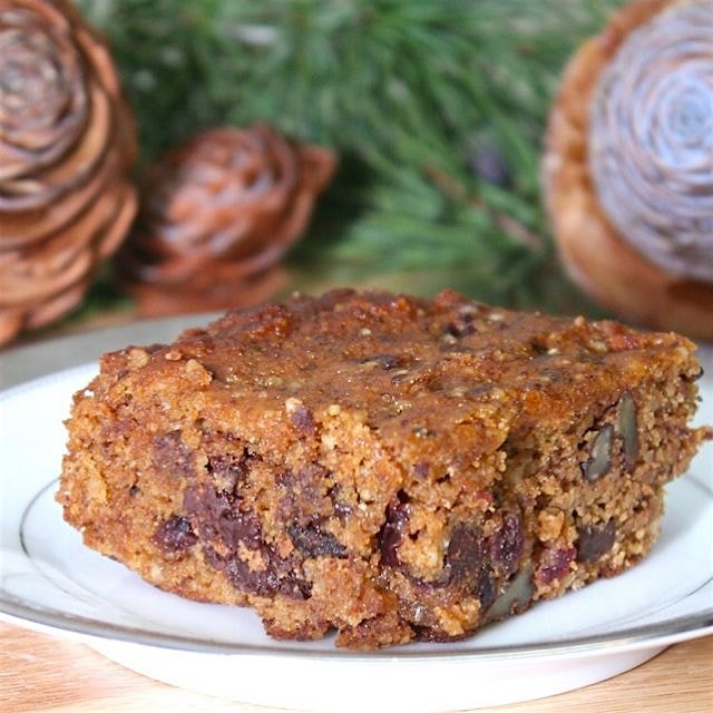 Paleo Pumpkin Bread is a healthy, delicious breakfast, snack, or holiday dessert! Find it on www....