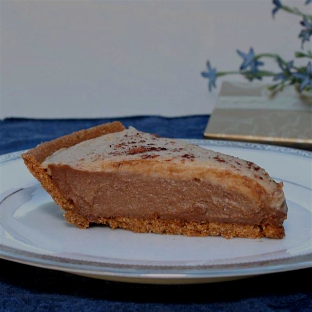 Gluten and dairy free chocolate cream pie...easy and delicious. Also vegan, with paleo filling. 😋...