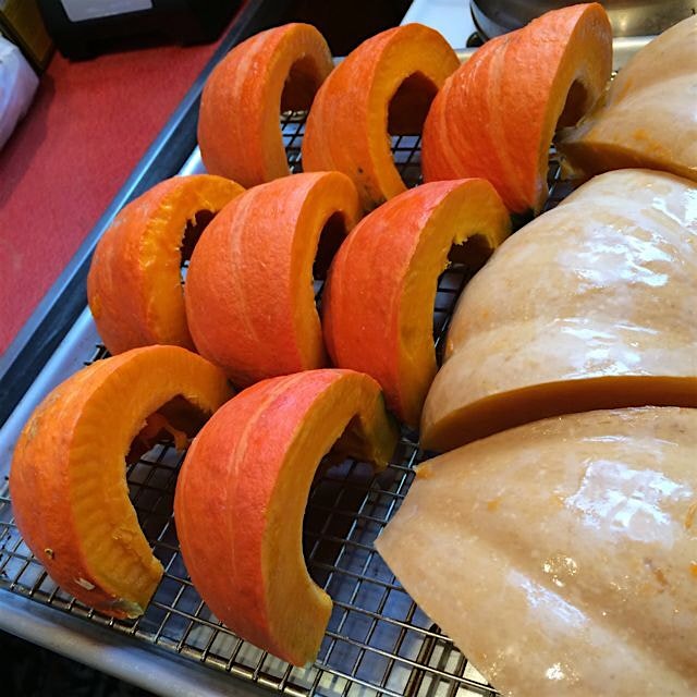 Squash is going in to roast for the pie!!!!! 