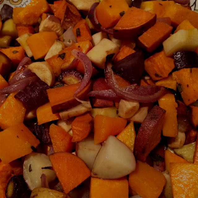 Hello beautiful vegetables. Baked veggies are always at my Thanksgiving table. Yum yum! 