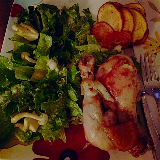 Chicken in duck confit with homemade potato chips  and beech mushroom salad #whatsfordinner #sund...