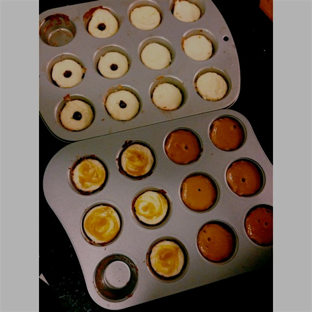 What do you do with leftover pumpkin and cream cheese? Mini cheesecakes, duh. And clearly I could...
