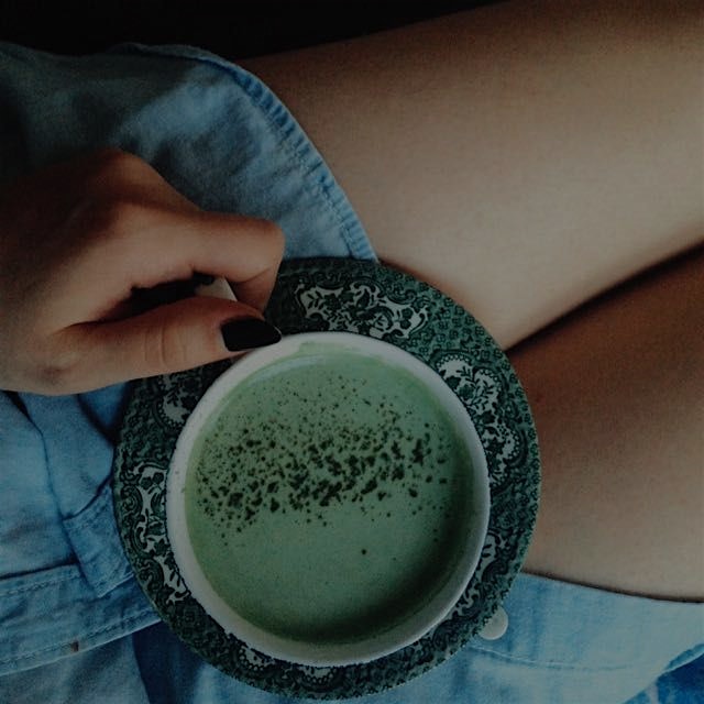 Matcha latte made with sweet and salthy cashew milk