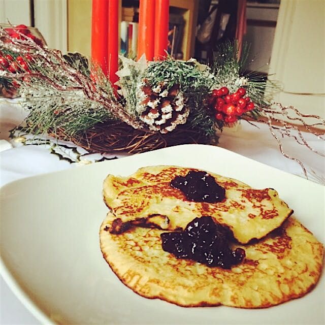 Lazy mornings are the best: #hommade #breakfast. Whole wheat pancakes with black currant preserve.