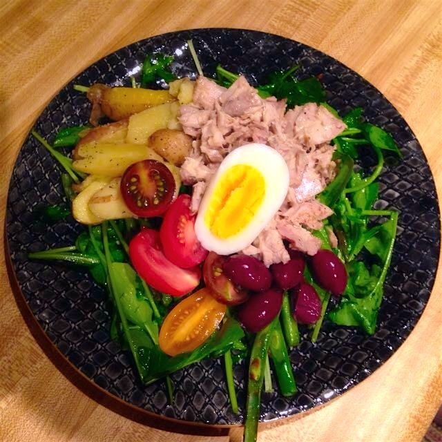 Salade Niçoise w/ olive oil poached tuna