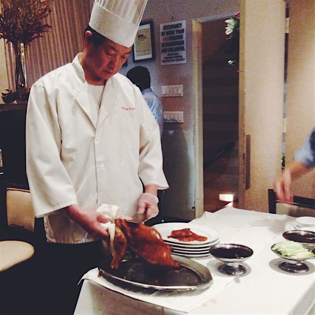 Carving up the duck for our early Christmas dinner 🎄🎅🎄 @Rachna @akhilg2002 @jessicaholmes