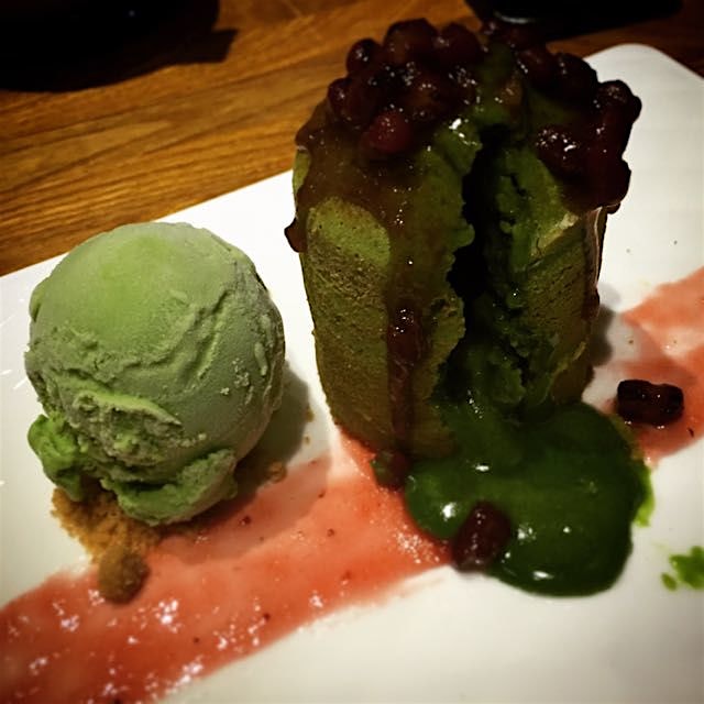🍵 Green tea molten cake in Hong Kong !!
