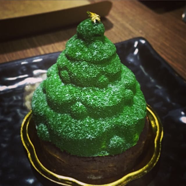 🎄 Abies? Christmas tree? No!!!!
It's an apple pastry!!!!!🍎