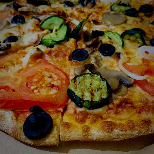 Delicious vegetarian pizza! Really good!
