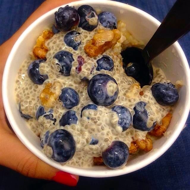starting off my Christmas Eve with chia oatmeal blueberry deliciousness #protein #energy #happy