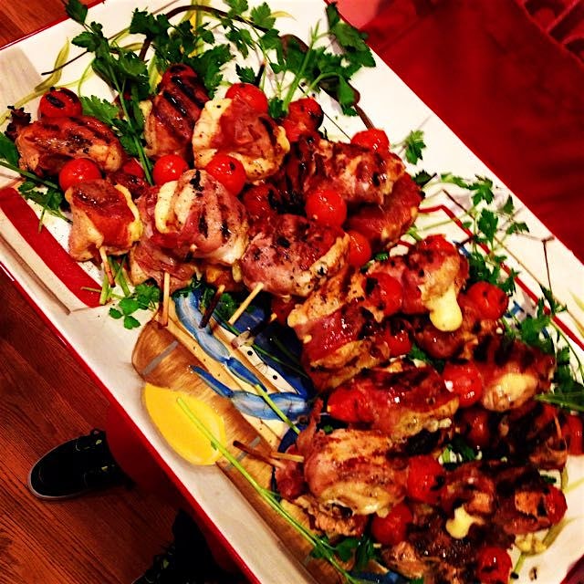 Prosciutto Wrapped Chicken Kebabs with Jarlsberg & Cherry Tomatoes #yumdelish #simplicityiskey #c...