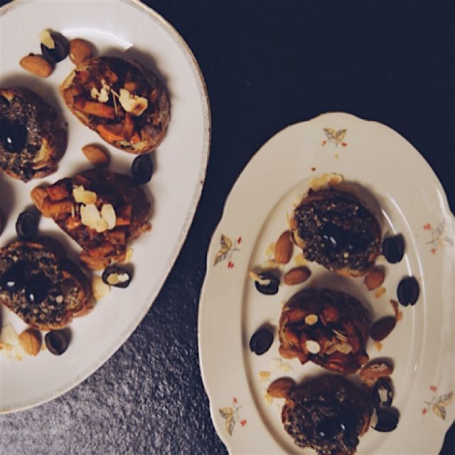 the yummy appetizer I prepared for our Christmas eve dinner - crostini woth pumpkin and olive alm...