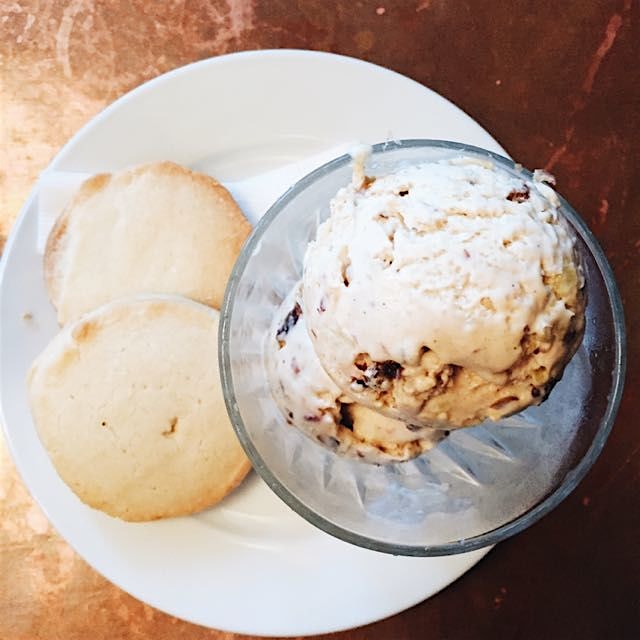 Minced pie ice cream with shortbread cookies 🎄🎅🎄