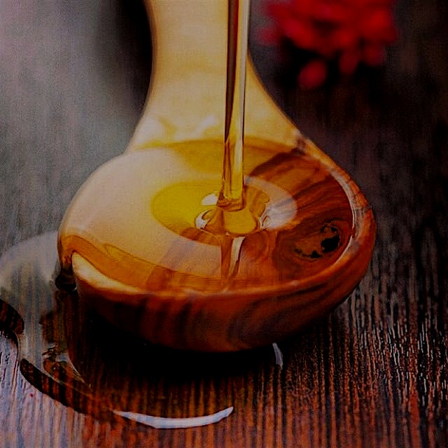 Savanah // GA:  #Raw #Organic Honey at @CapitalBeeCo #regram from @capitalbeeco #Farm2GA