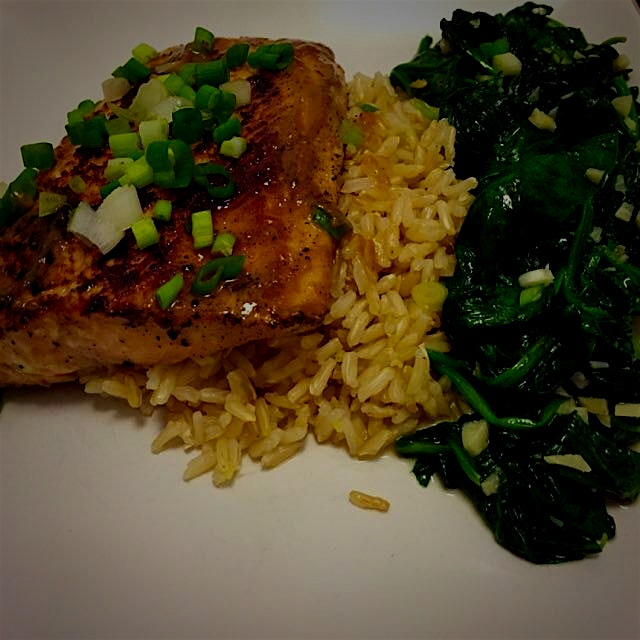 Miso glazed salmon, ginger rice and garlic spinach 😊