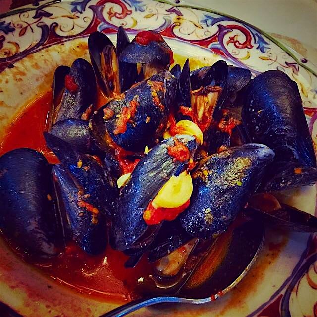 Mussels Mariniere #yumdelish #simplicityiskey #newyearseve 