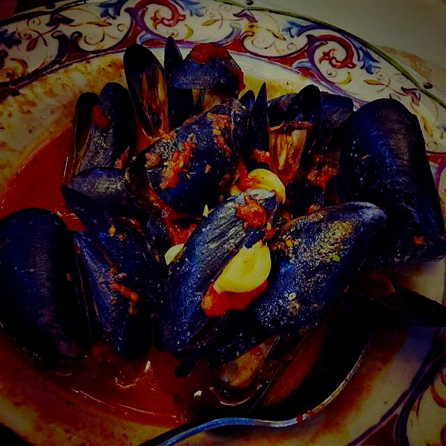 Mussels Mariniere #yumdelish #simplicityiskey #newyearseve 