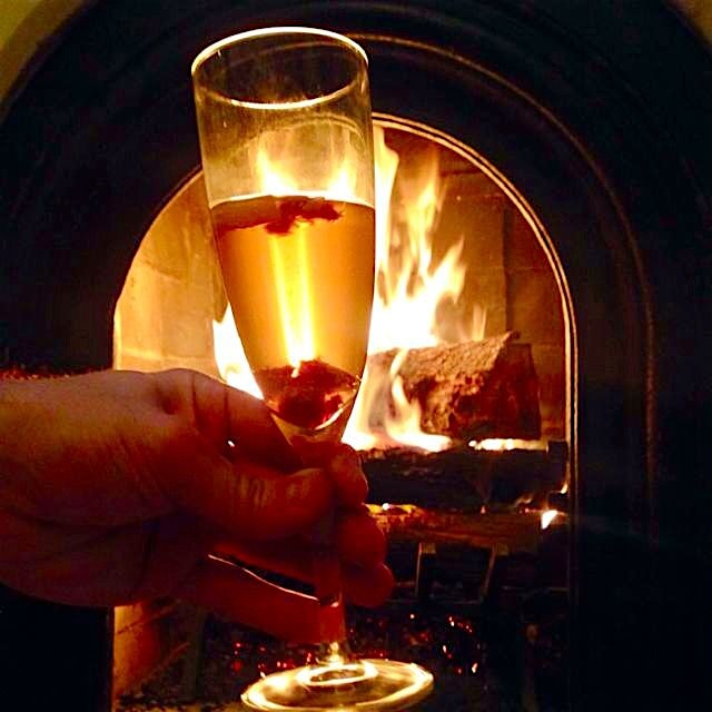 Putting leftover NYE Champagne to good use. Behold the "Bill 75."


BTW, leftover NYE Champagne? ...