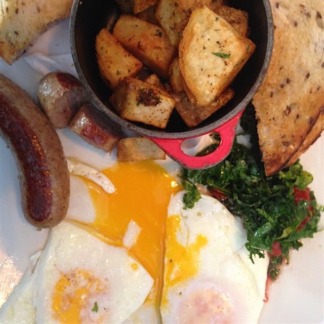 This is Canada showing us what an egg yolk is supposed to look like. 
#CanadianFoodYin