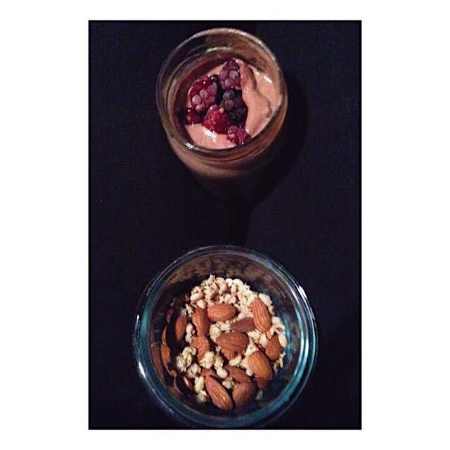 5 am on-the-go breakfast: smoothie, roasted almonds & granola