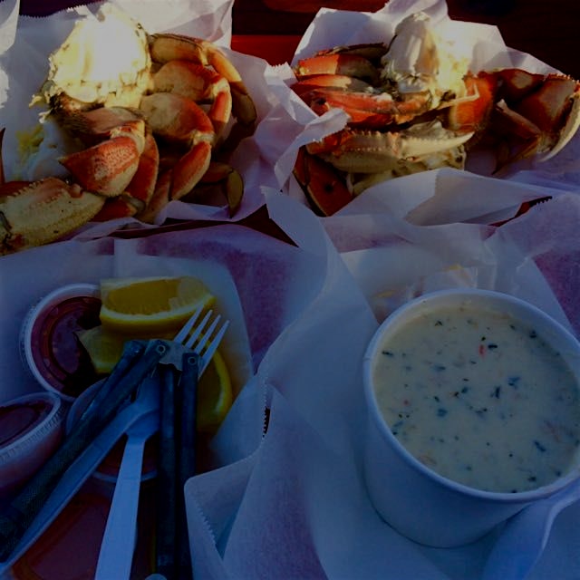 seaside dungeness crabs & chowdah in bodega bay, a winning bartender suggestion with @MichaelHalle 
