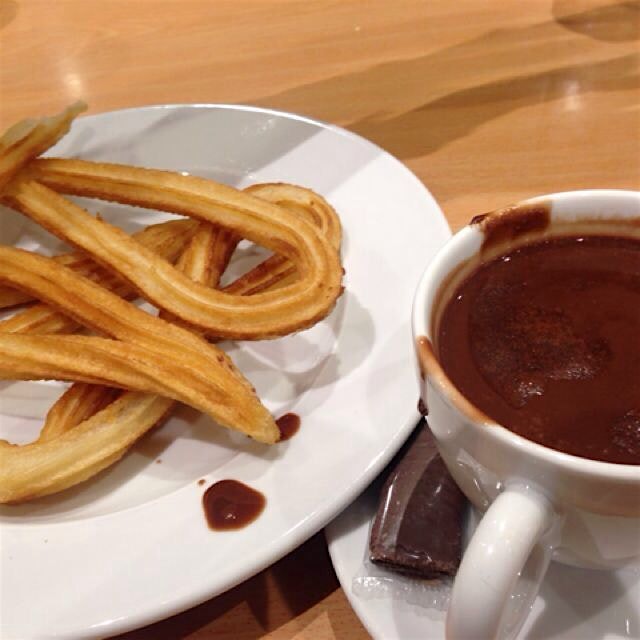 Churros y chocolate en España