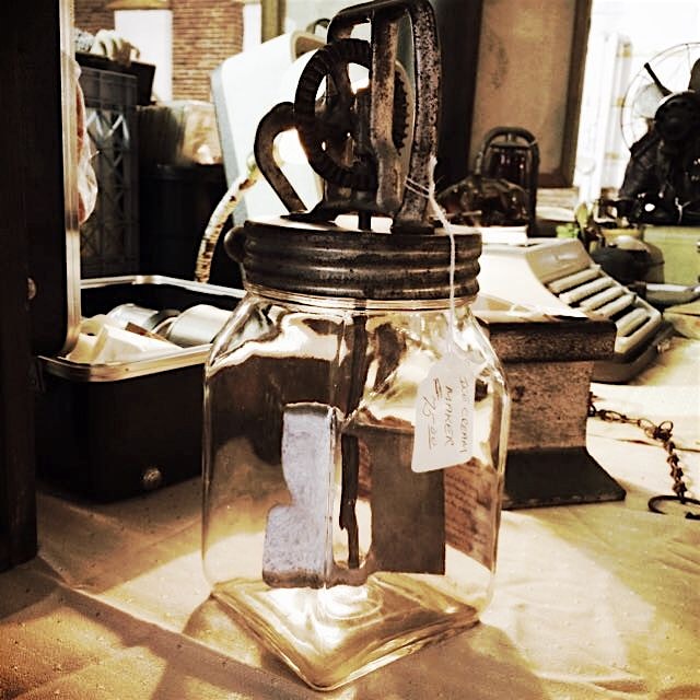 Vintage ice cream maker. Looks like a good workout. 