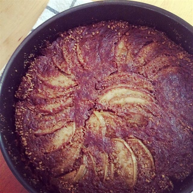 Vegan almond apple cake